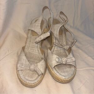 Liz Claiborne Cream 3” Wedge Sandals Size 10